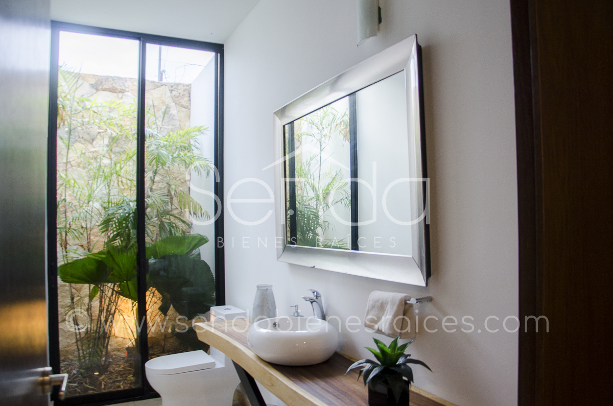 2019-12-03_23_18_31_19KG-38 Casa en venta en La Ceiba -24.jpg